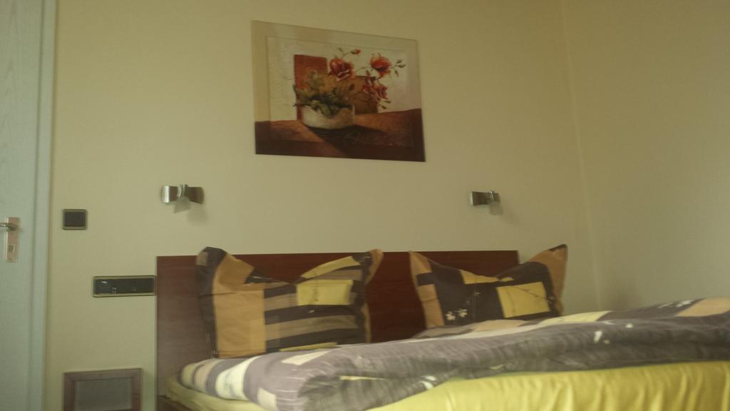 Hotel Restaurant Platamon Feuchtwangen Room photo